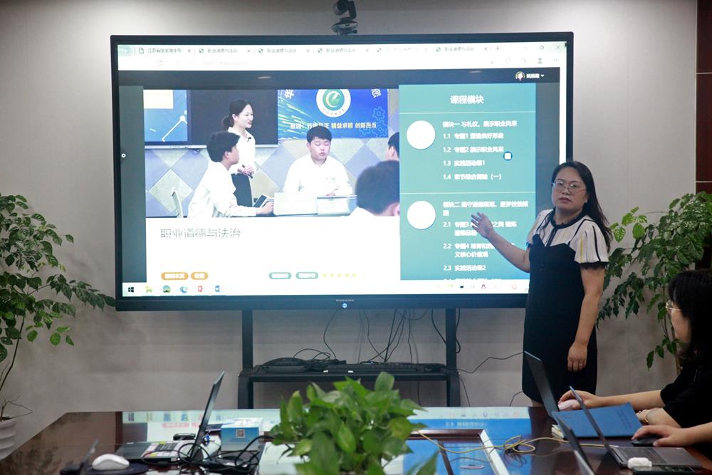 db62a72eec77441b87fcae71179bef8d.JPG db62a72eec77441b87fcae71179bef8d.JPG