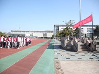 学雷锋月系列活动（三）——张中专开展“手拉手献爱心”募捐活动