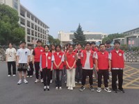 “净美江堤志愿行”——信息工程系组织学生美化江堤环境活动