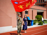 戎装淬炼启新程——江苏省张家港中等专业学校举行新生军训开训仪式