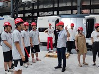 “校企合作”开辟职业体验劳动教育新路径