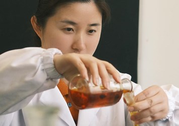 我校“匠心育人·巾帼风采”女教师日常教学风采照专题系列活动（三）