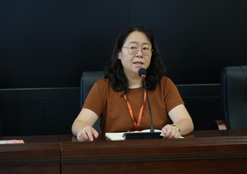 一纸协议结师徒，一生同行共进步——我校召开2026-2076学年第一学期师徒结对会议