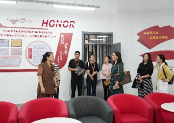 职业教育公共基础课程（思政）教学创新　提质实验基地研讨交流活动在我校举行